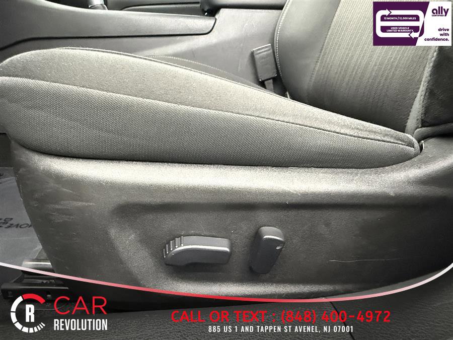Used 2024 Nissan Altima 2.5 SV FWD image 17