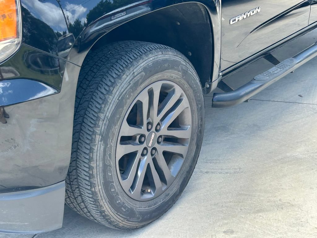 Used 2020 GMC Canyon SLE w/ Elevation Edition RWD image 9
