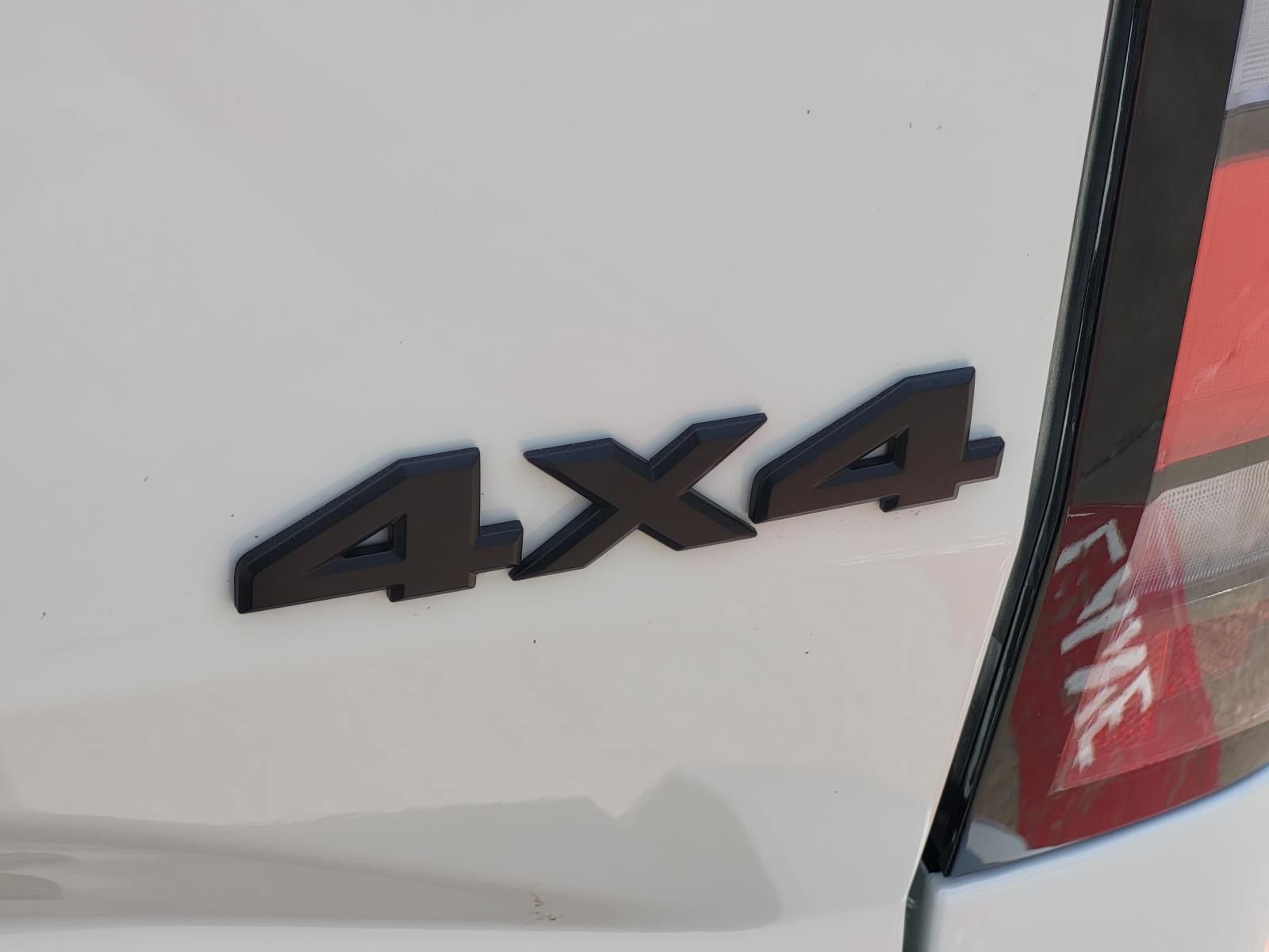 New 2026 Nissan Frontier SV image 11