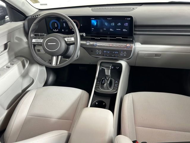 Used 2025 Hyundai Kona SEL image 12
