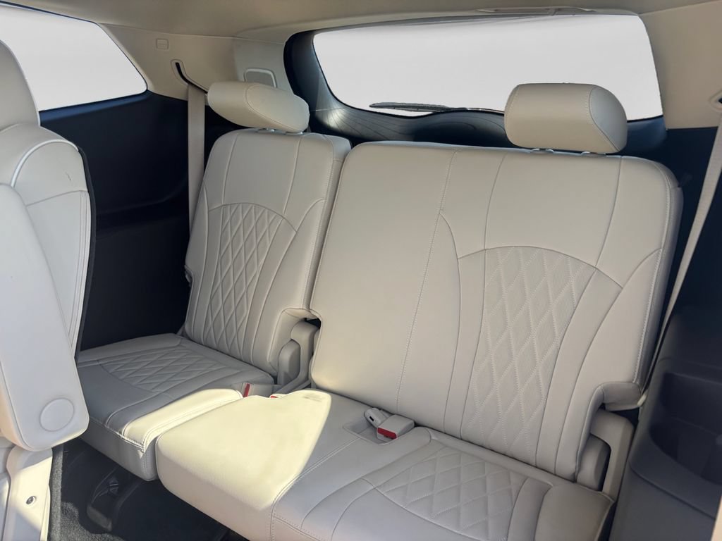 Used 2022 Buick Enclave Avenir FWD image 24