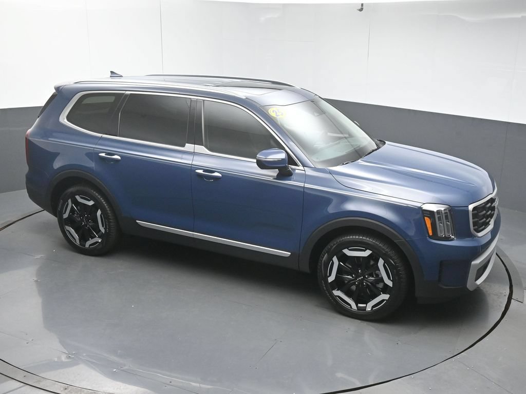 Used 2025 Kia Telluride S AWD/4WD image 46