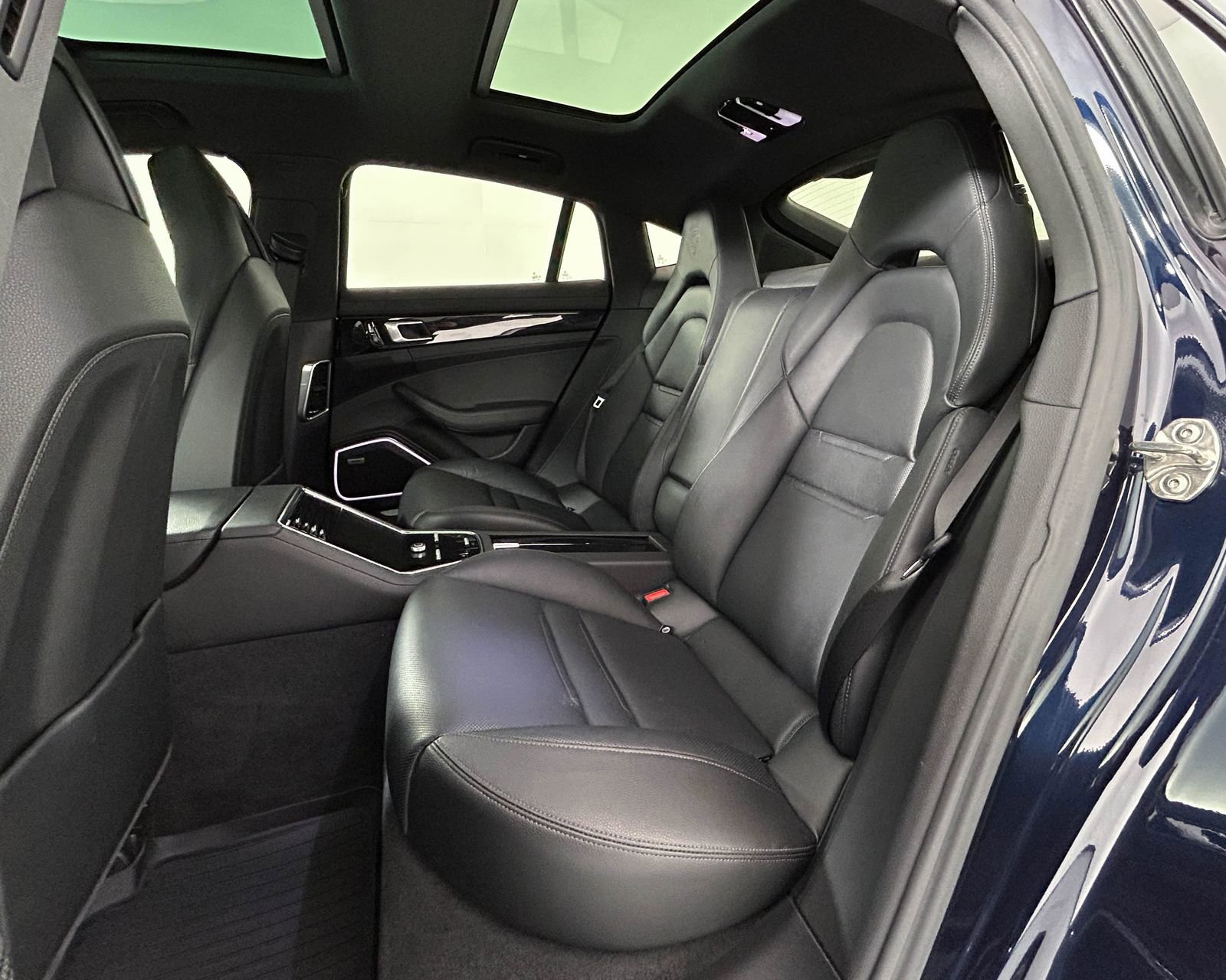 Certified 2021 Porsche Panamera 4 image 28