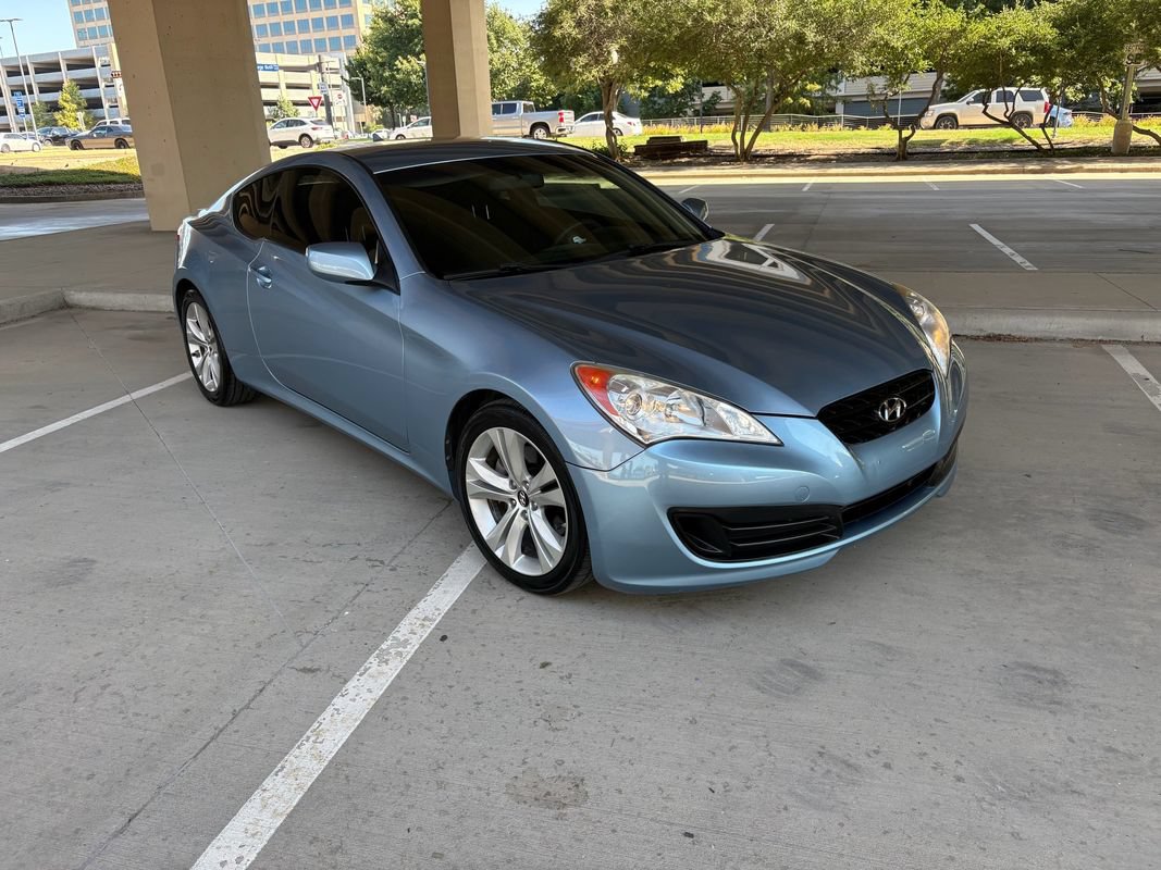 Used 2010 Hyundai Genesis 2.0T RWD image 4