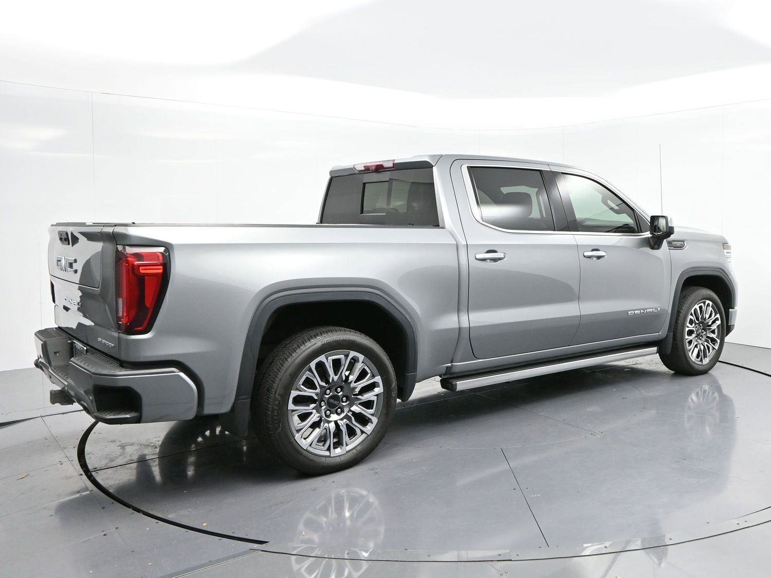 Used 2023 GMC Sierra 1500 Denali Ultimate image 7