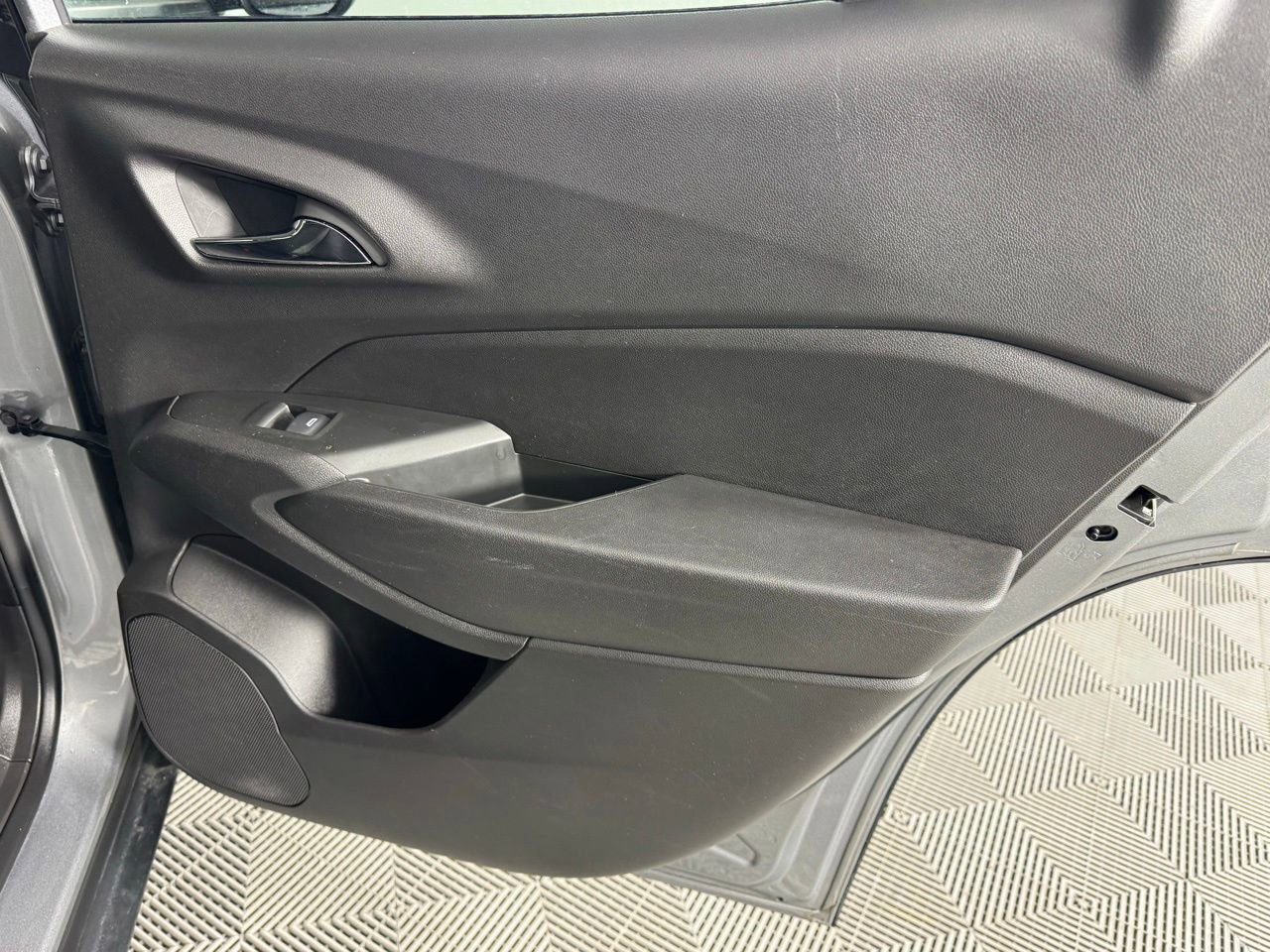 Used 2025 Chevrolet Trax LT image 26