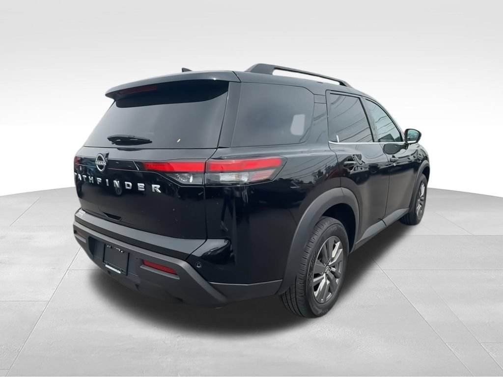 Used 2025 Nissan Pathfinder SV FWD image 8