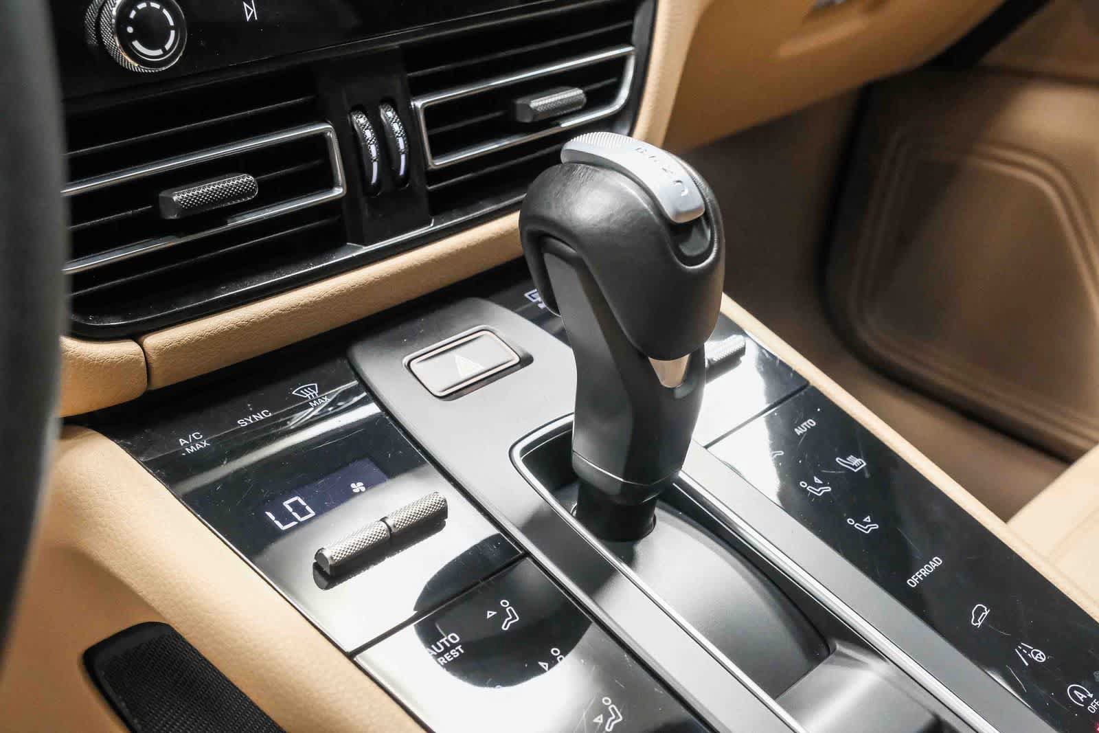 Used 2023 Porsche Macan image 20