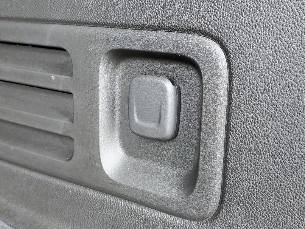 Certified 2023 Chevrolet Traverse LT FWD image 30