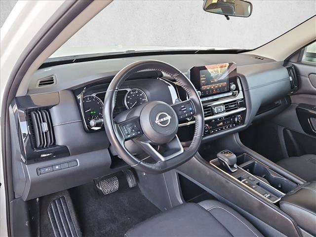 Used 2024 Nissan Pathfinder SV FWD image 10