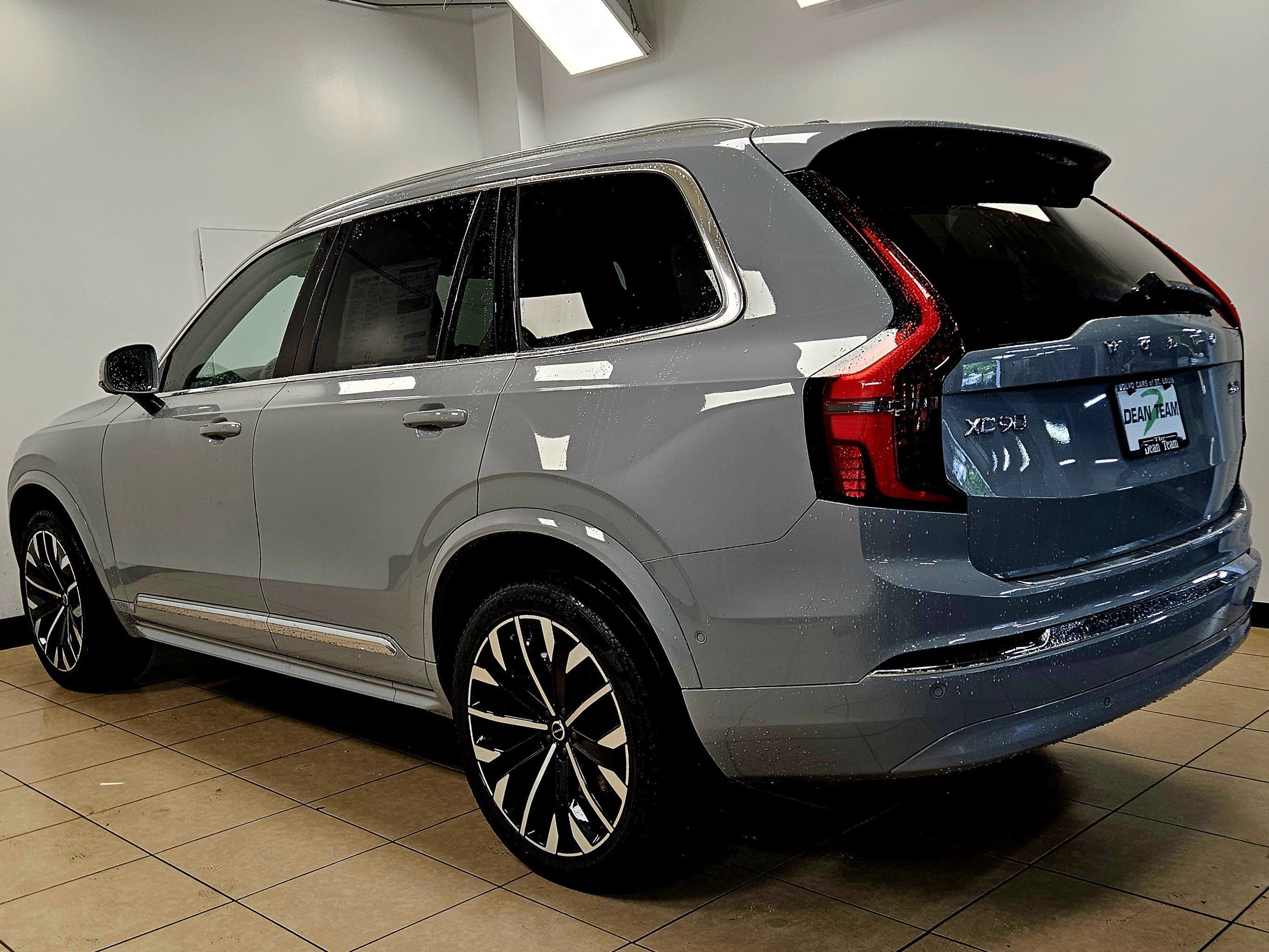 New 2026 Volvo XC90 B6 Plus w/ Protection Package Premier AWD/4WD image 6
