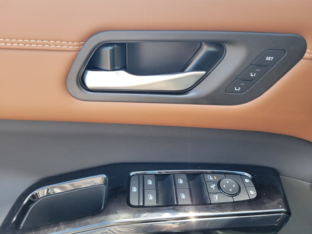 New 2026 Nissan Pathfinder Platinum AWD/4WD image 15