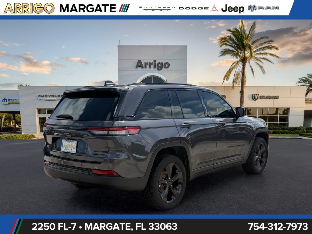 Certified 2025 Jeep Grand Cherokee Limited w/ Black Appearance Package RWD image 7