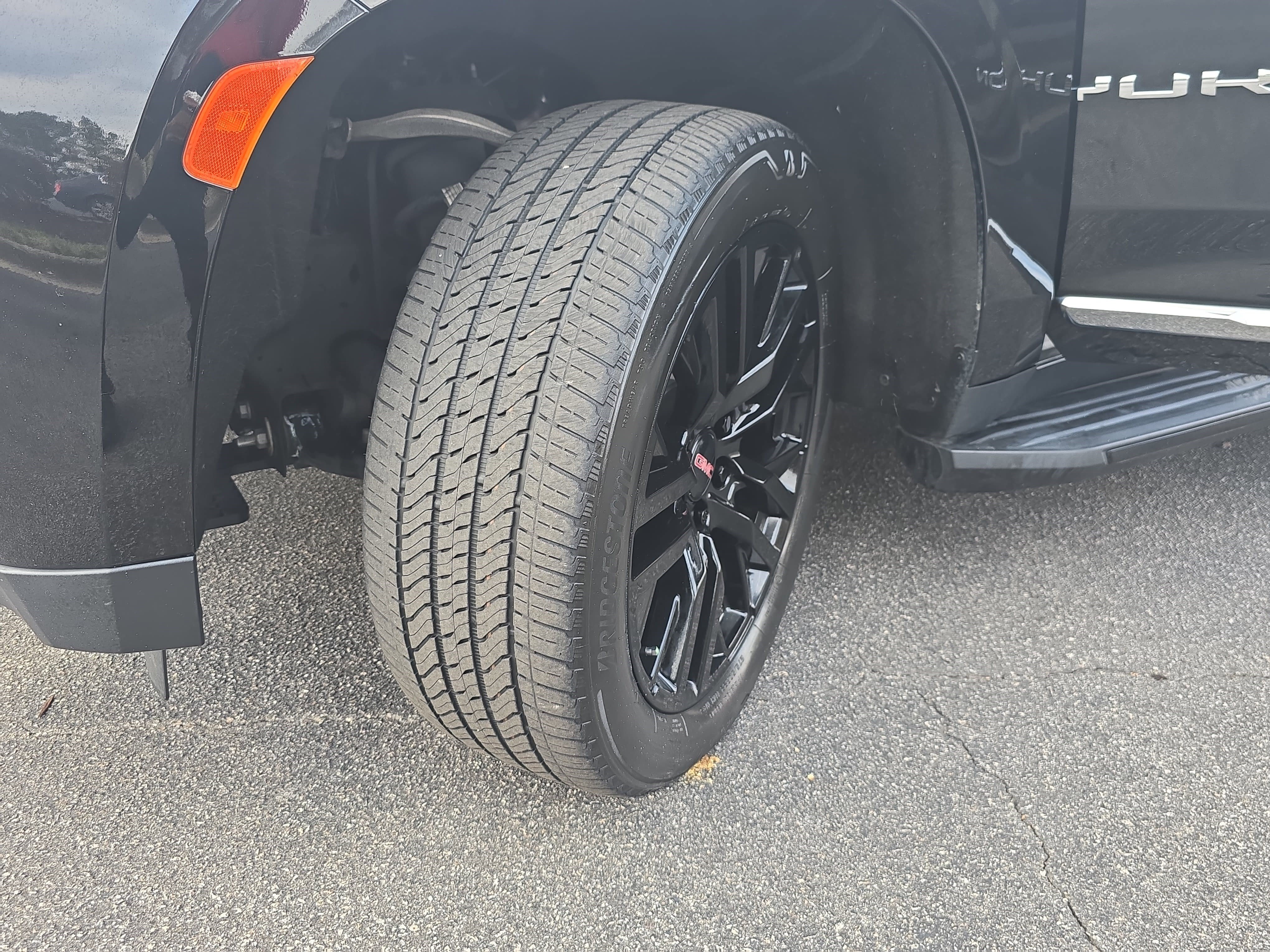 Used 2023 GMC Yukon SLT image 33