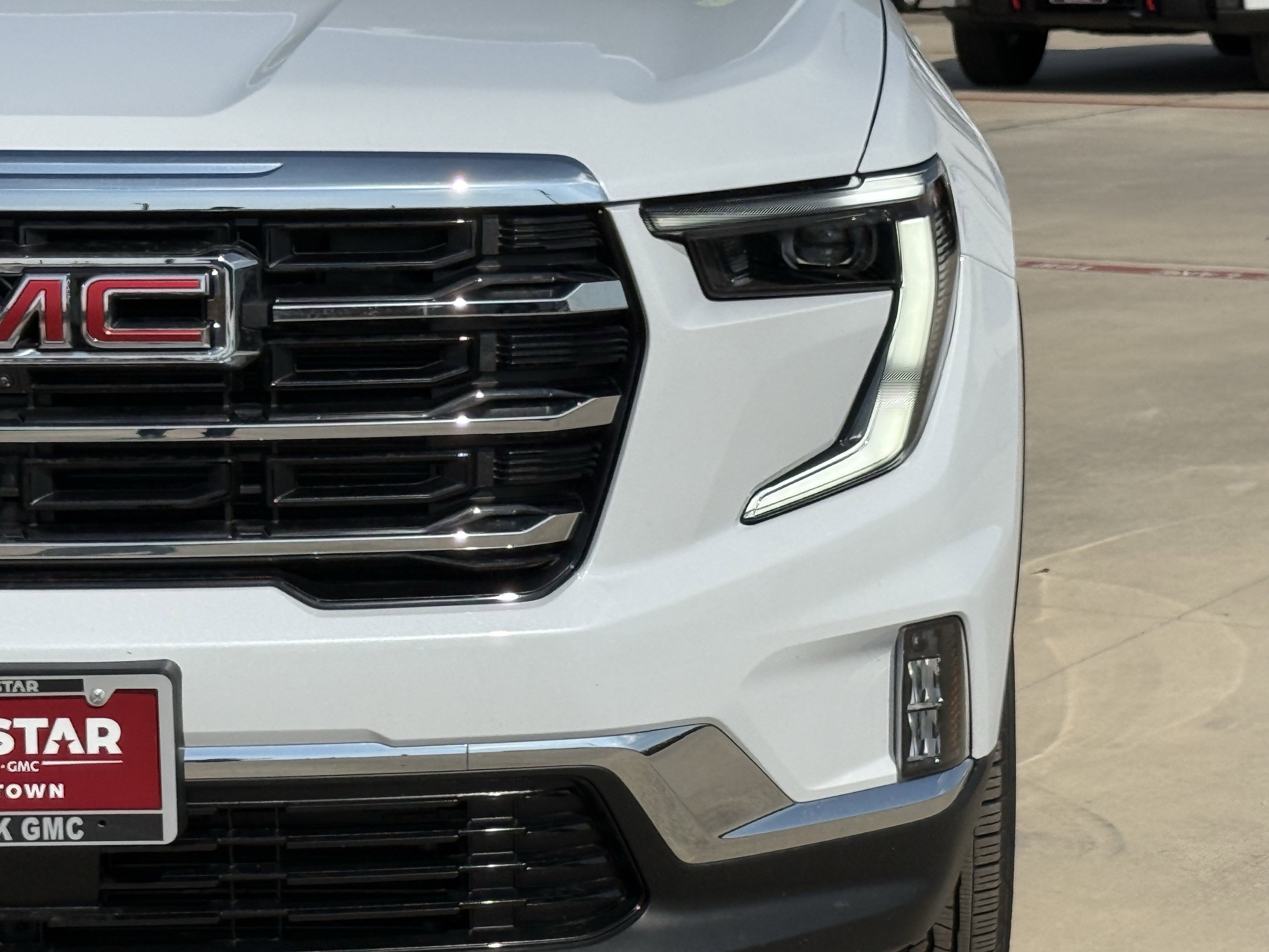 New 2026 GMC Acadia Elevation w/ Elevation Premium Package FWD image 9