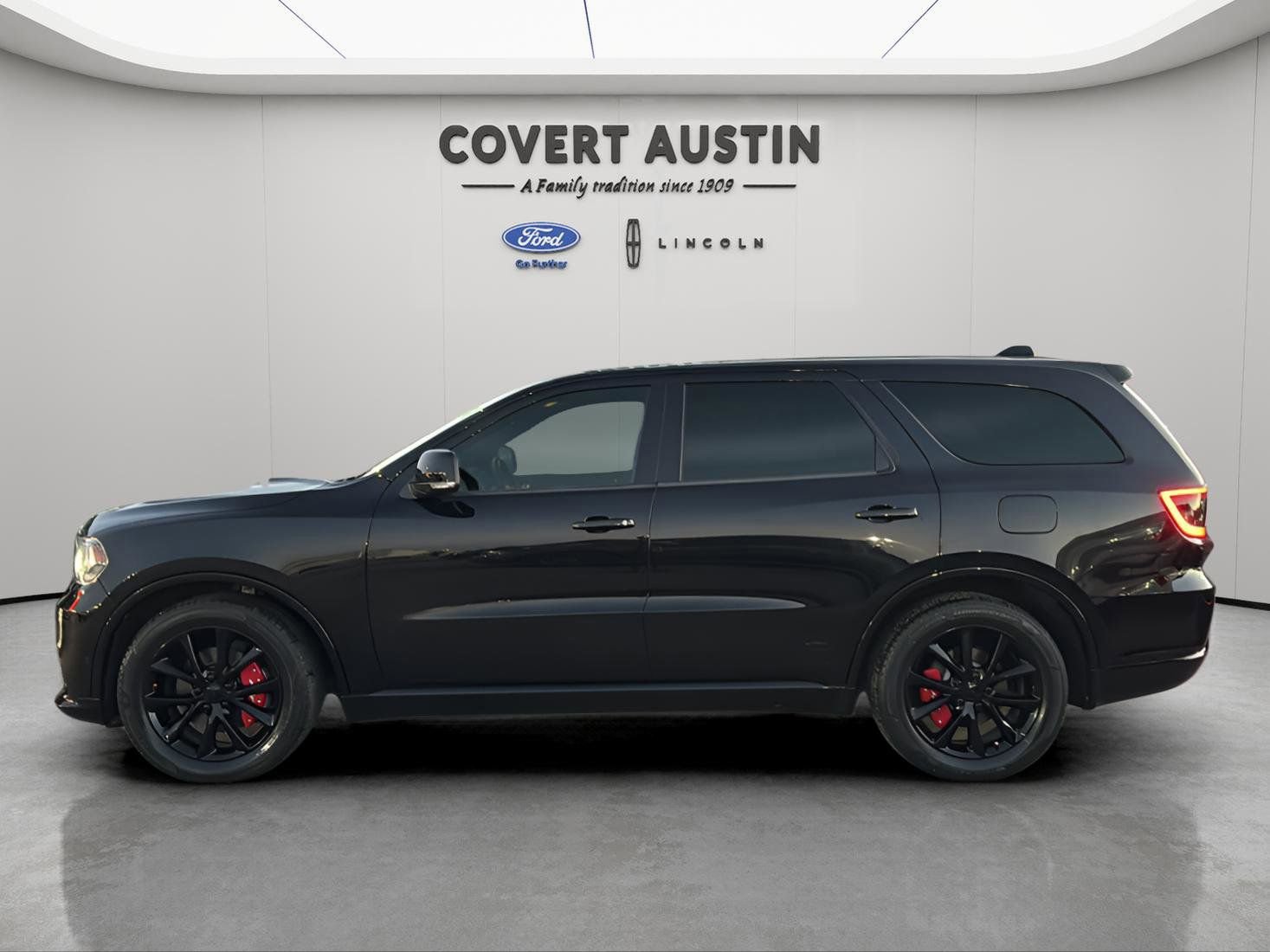 Used 2018 Dodge Durango R/T w/ Blacktop Package image 2