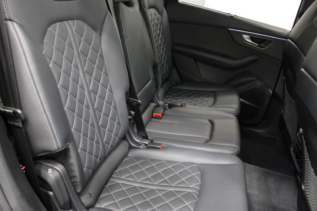 Used 2025 Audi SQ7 Prestige AWD/4WD image 22