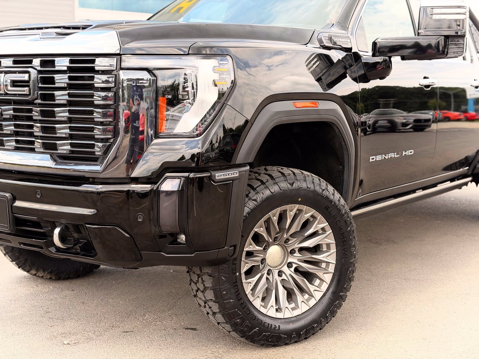 Used 2024 GMC Sierra 2500 Denali Ultimate w/ Max Trailering Package AWD/4WD image 2
