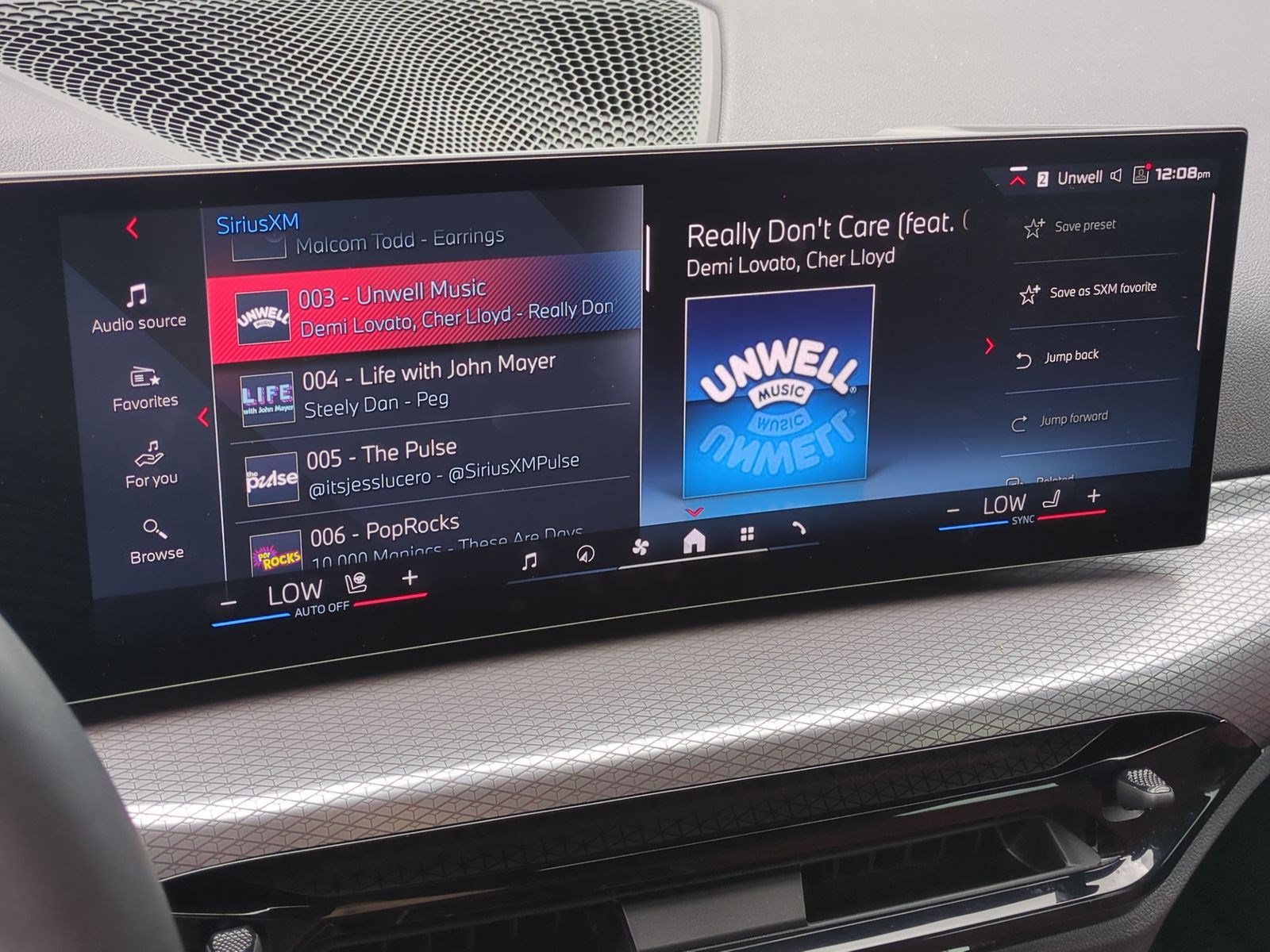 Used 2025 BMW M440i RWD image 23