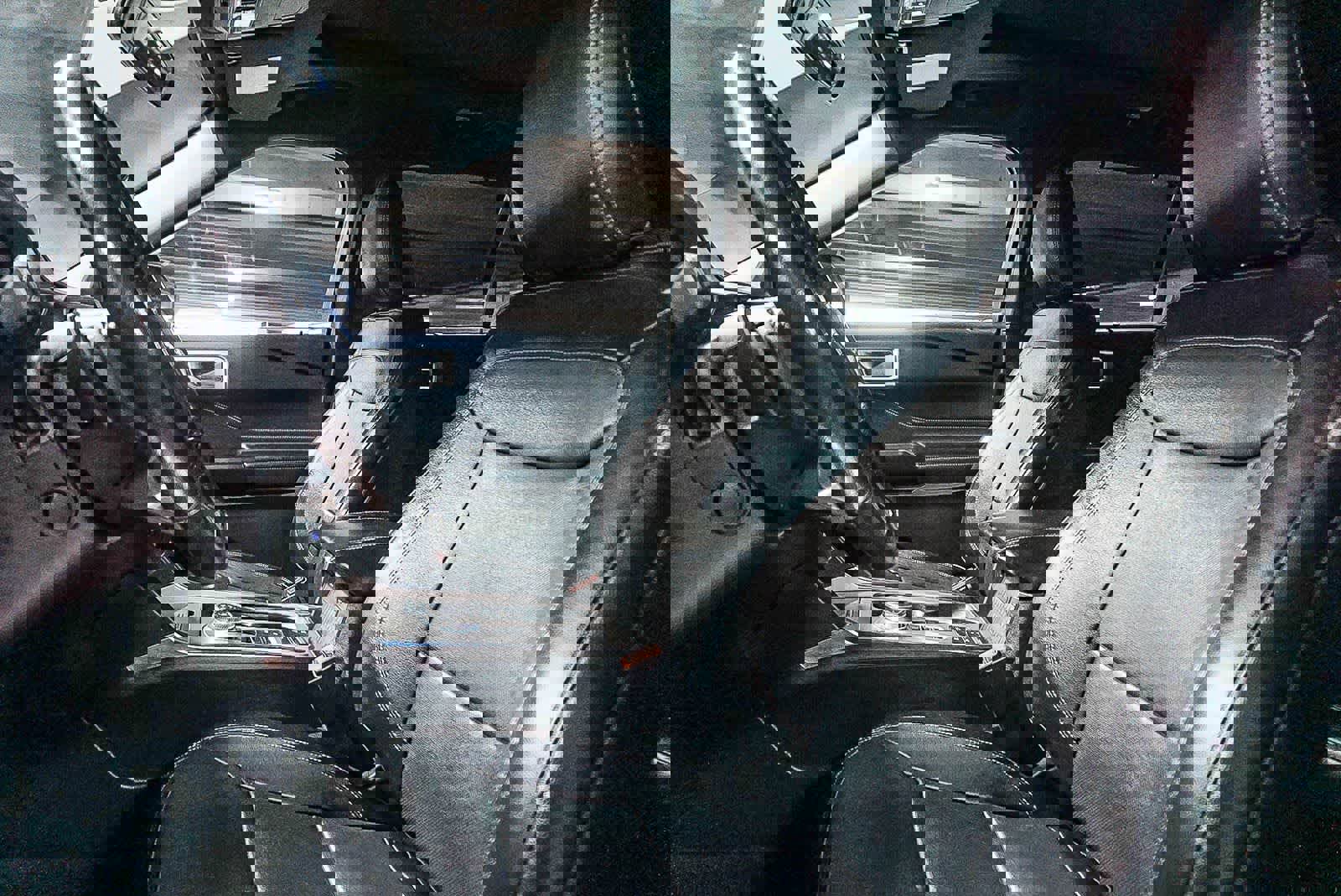 Used 2020 Ford Explorer Limited image 19