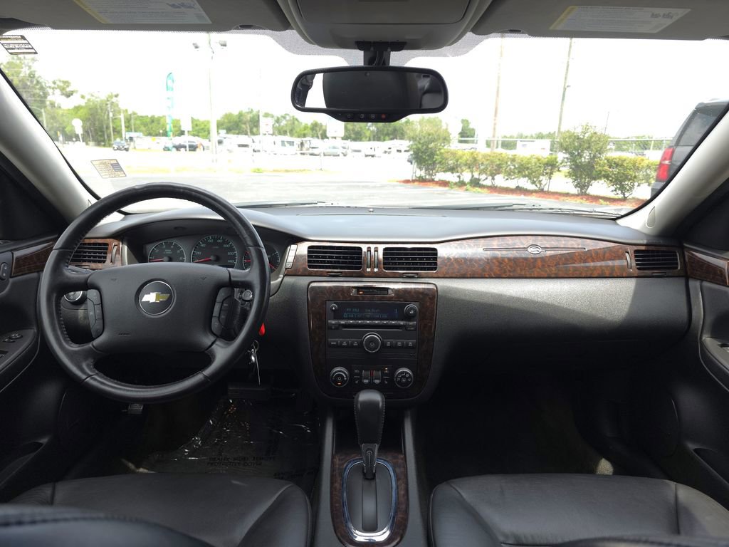 Used 2013 Chevrolet Impala LTZ FWD image 17