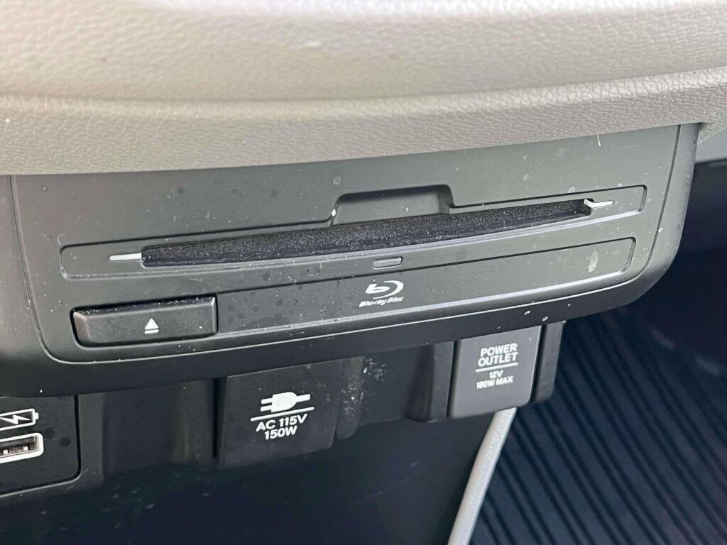 Used 2022 Honda Odyssey Elite image 32