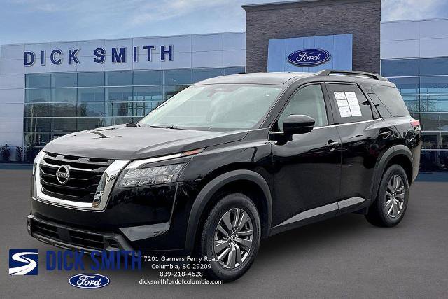 Used 2025 Nissan Pathfinder SV FWD image 1