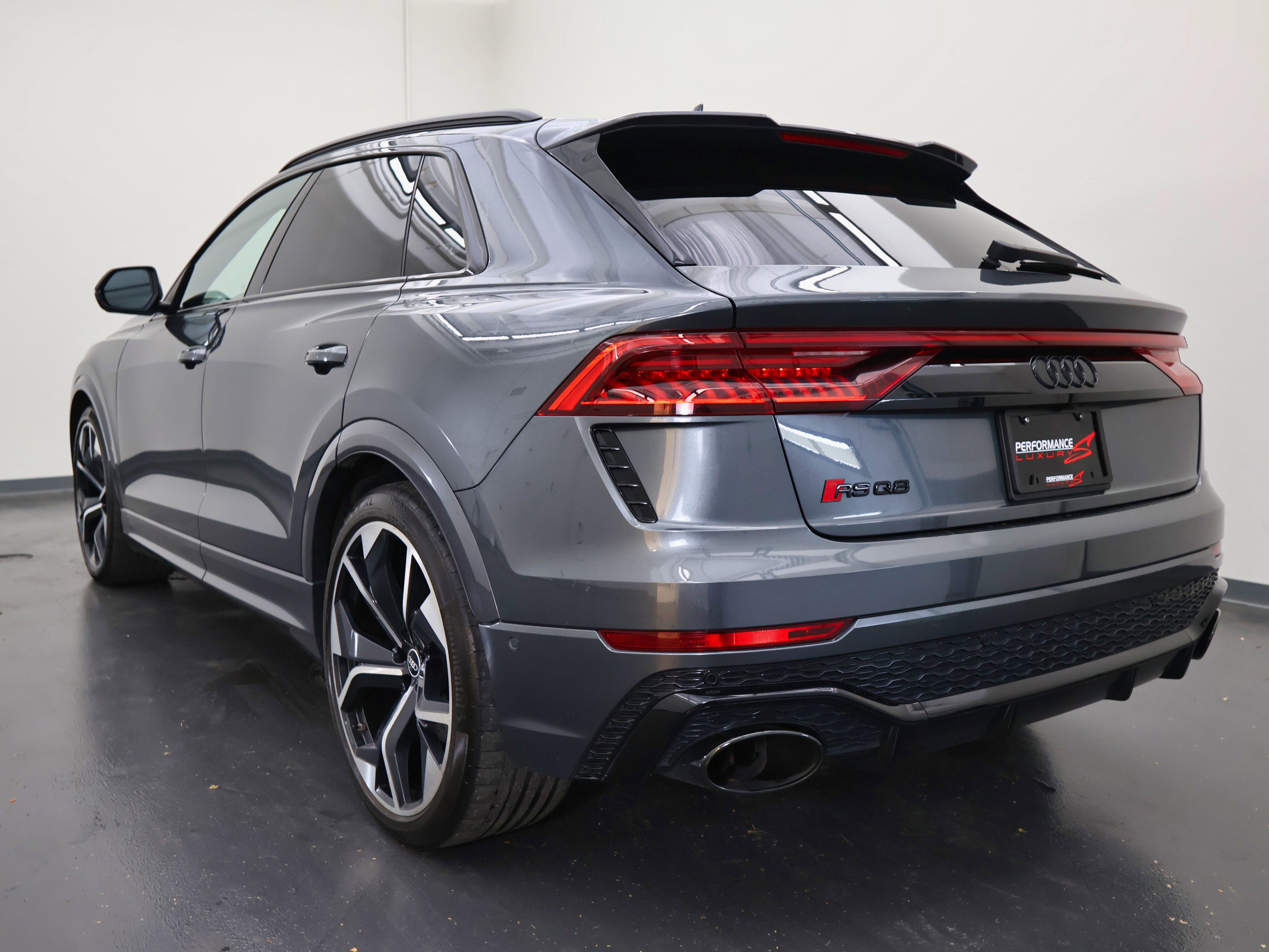 Used 2022 Audi RS Q8 w/ Black Optic Package image 5