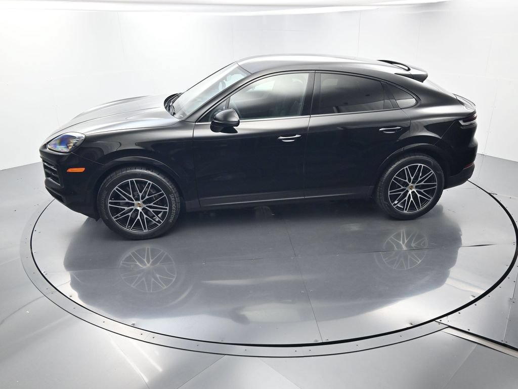 Certified 2024 Porsche Cayenne Coupe AWD/4WD image 34