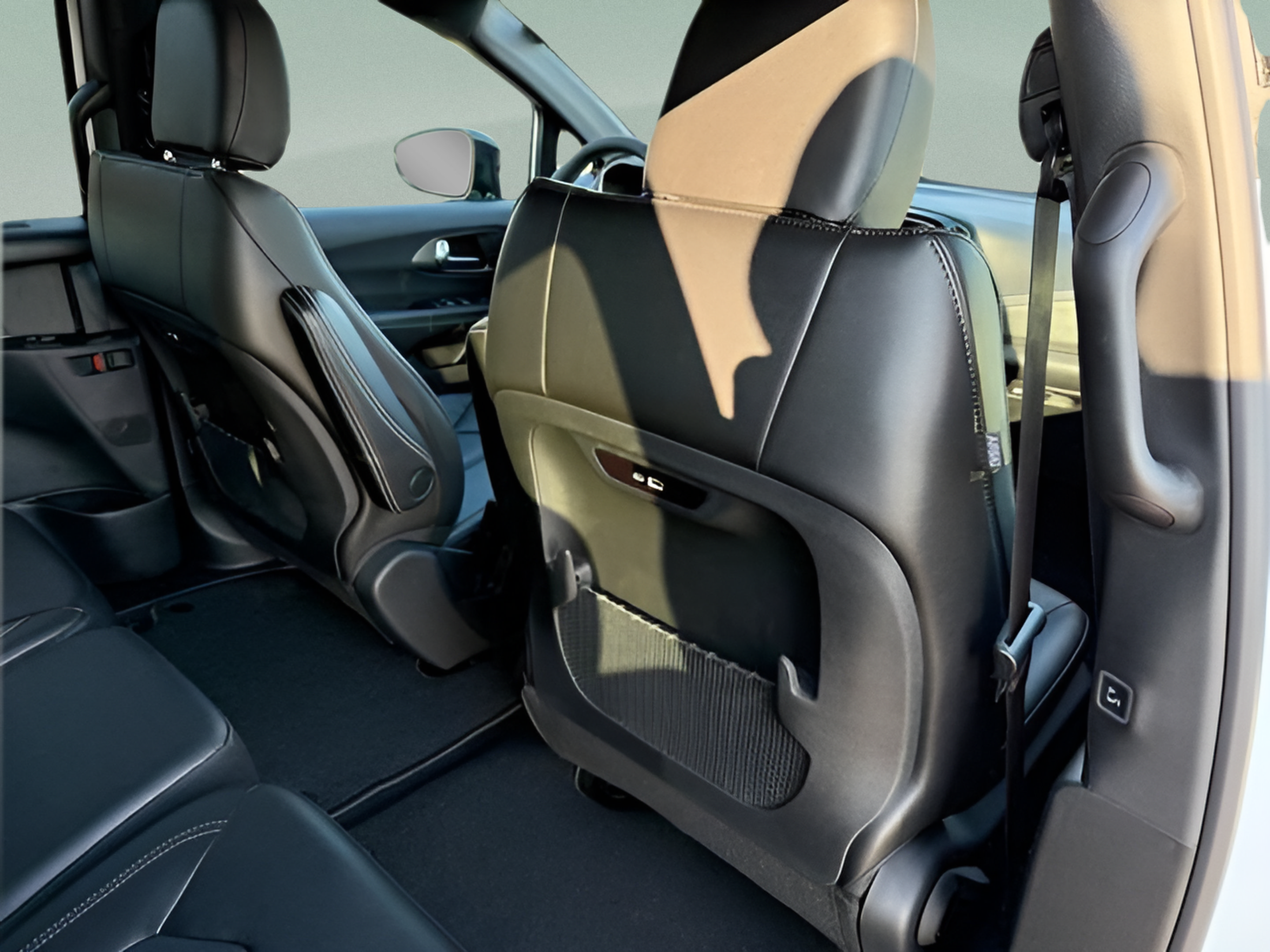 New 2026 Chrysler Pacifica Select w/ S Appearance Package FWD image 10
