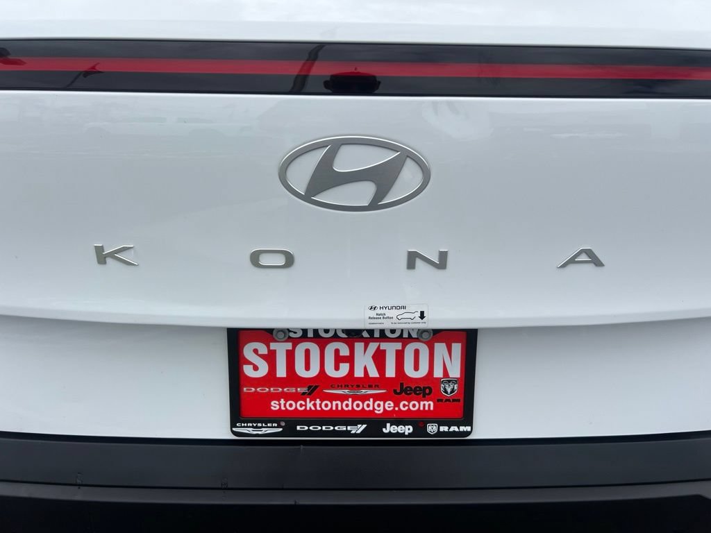 Used 2025 Hyundai Kona SEL AWD/4WD image 49
