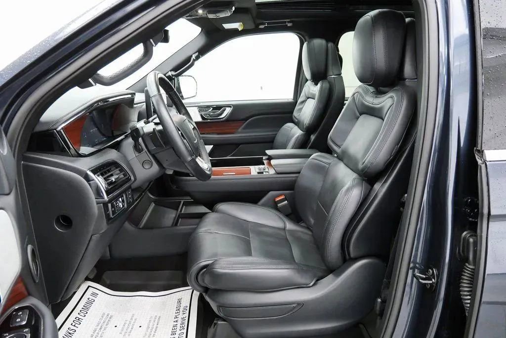 Used 2024 Lincoln Navigator L Reserve w/ Equipment Group 201A AWD/4WD image 11