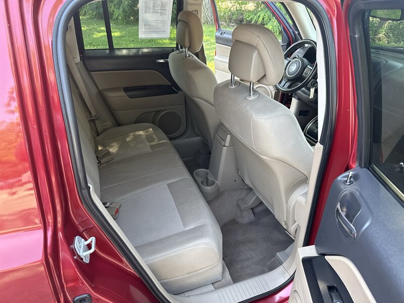 Used 2012 Jeep Patriot Latitude w/ Altitude Pkg AWD/4WD image 19