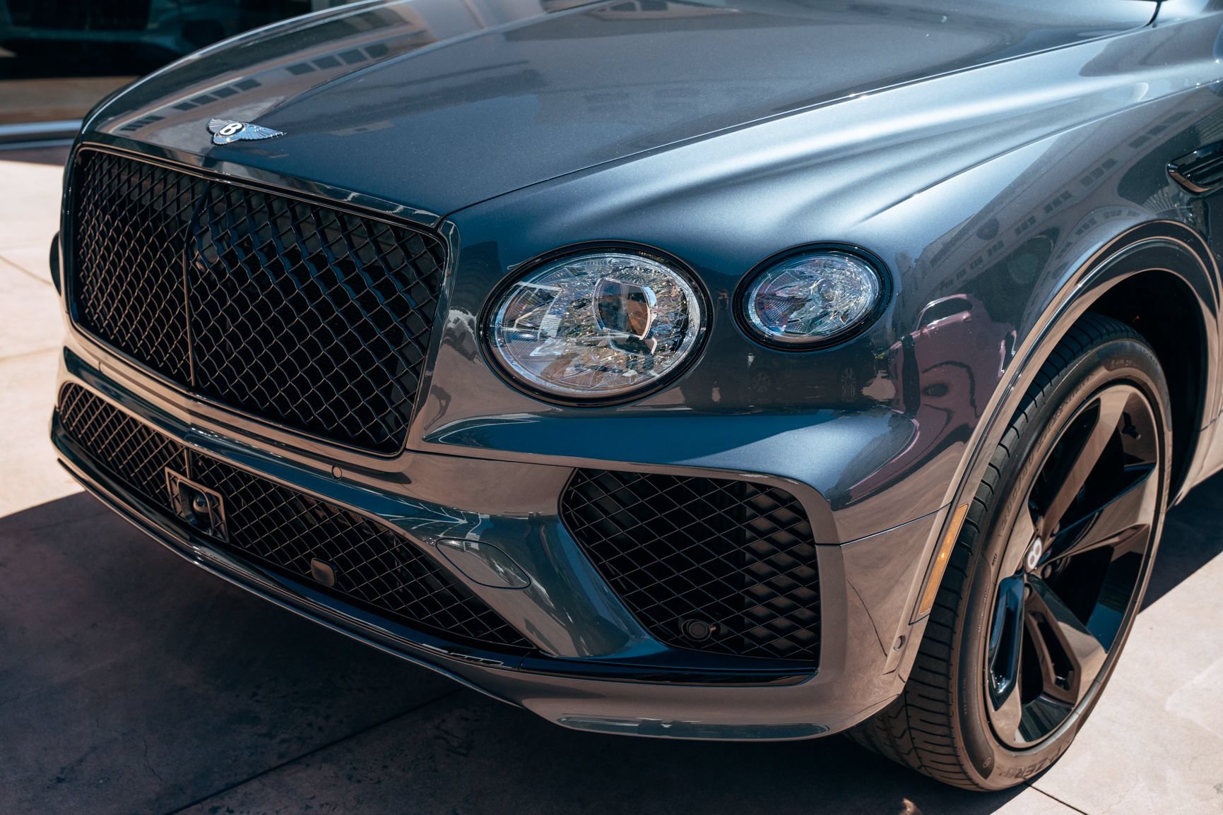 Used 2024 Bentley Bentayga Extended Wheelbase AWD/4WD image 8