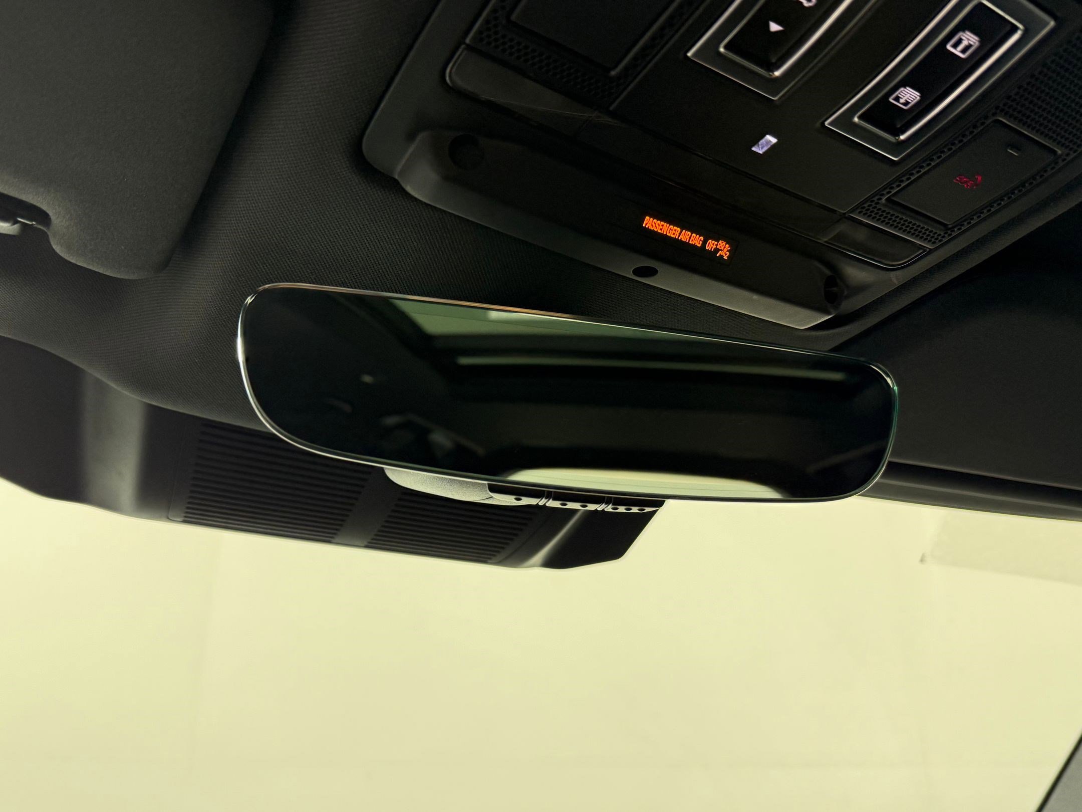 Used 2023 Land Rover Defender 110 X-Dynamic SE image 19