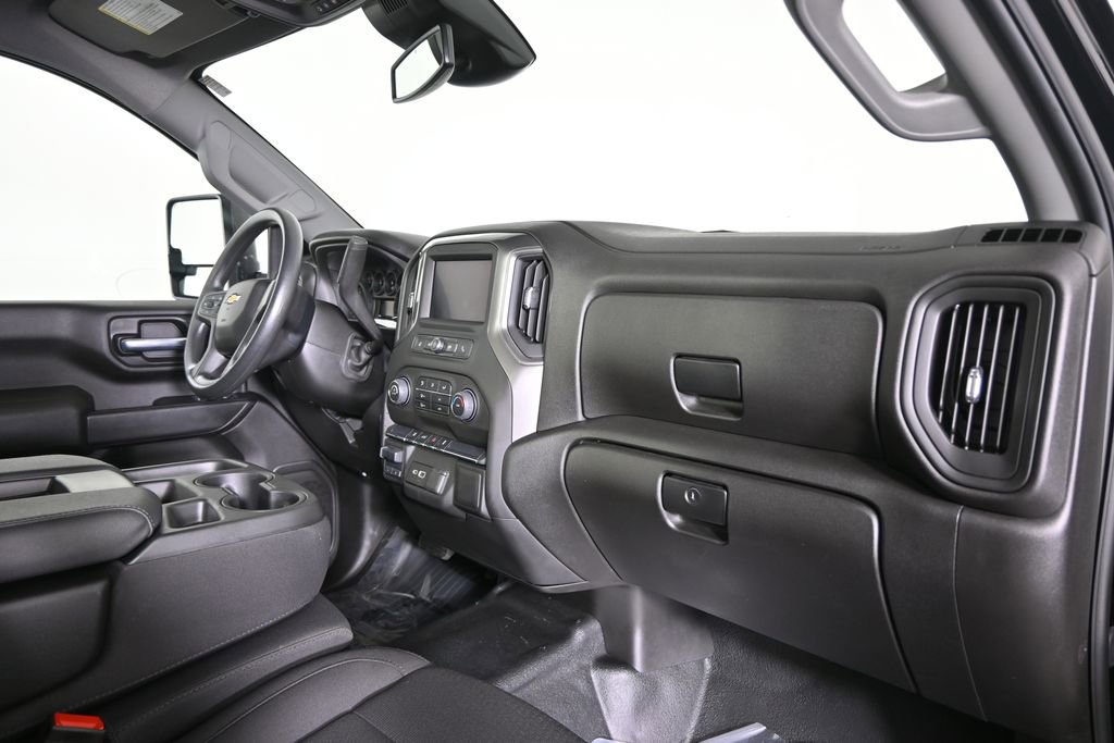 Used 2025 Chevrolet Silverado 3500 W/T image 16