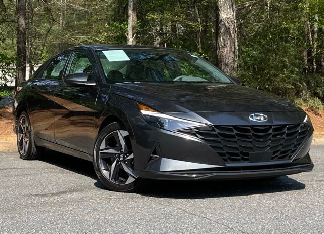 Used 2023 Hyundai Elantra SEL w/ Convenience Package image 9