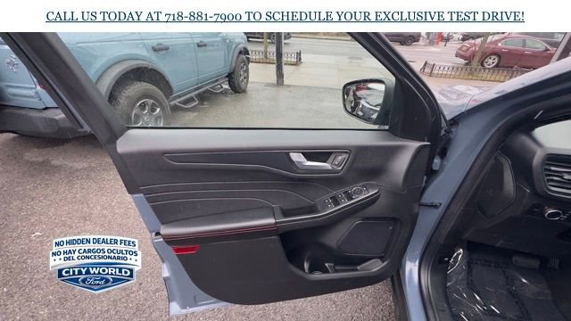 Certified 2025 Ford Escape ST-Line w/ Cold Weather Package AWD/4WD image 6