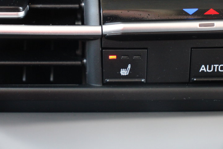 Certified 2025 Toyota Sienna XLE image 27