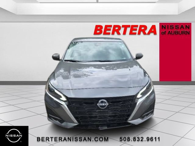 Used 2024 Nissan Altima 2.5 S FWD image 3