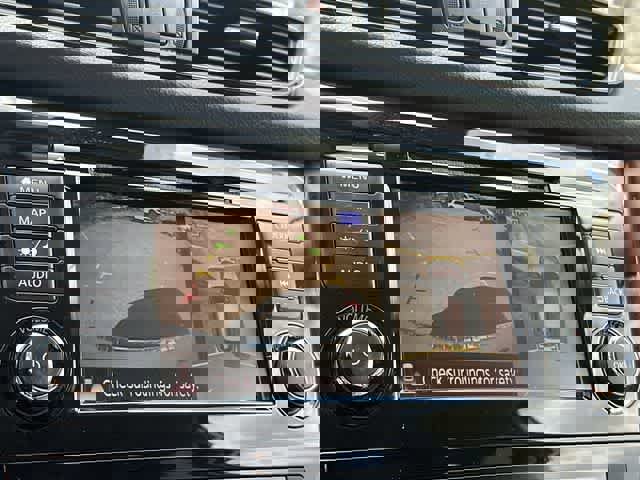 Used 2018 Nissan Rogue SL w/ Premium Package image 14