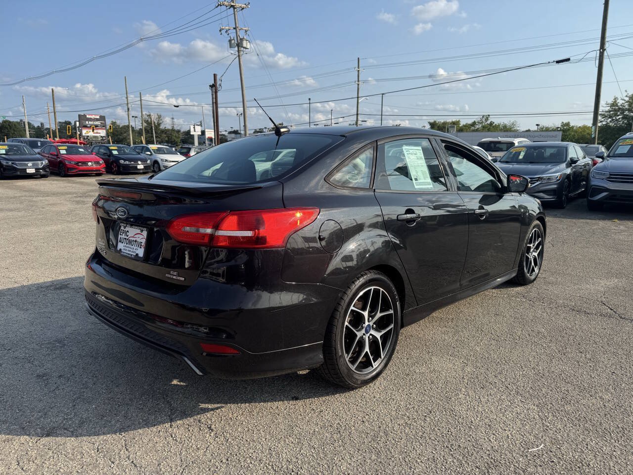 Used 2015 Ford Focus SE w/ SE Sport Package FWD image 6