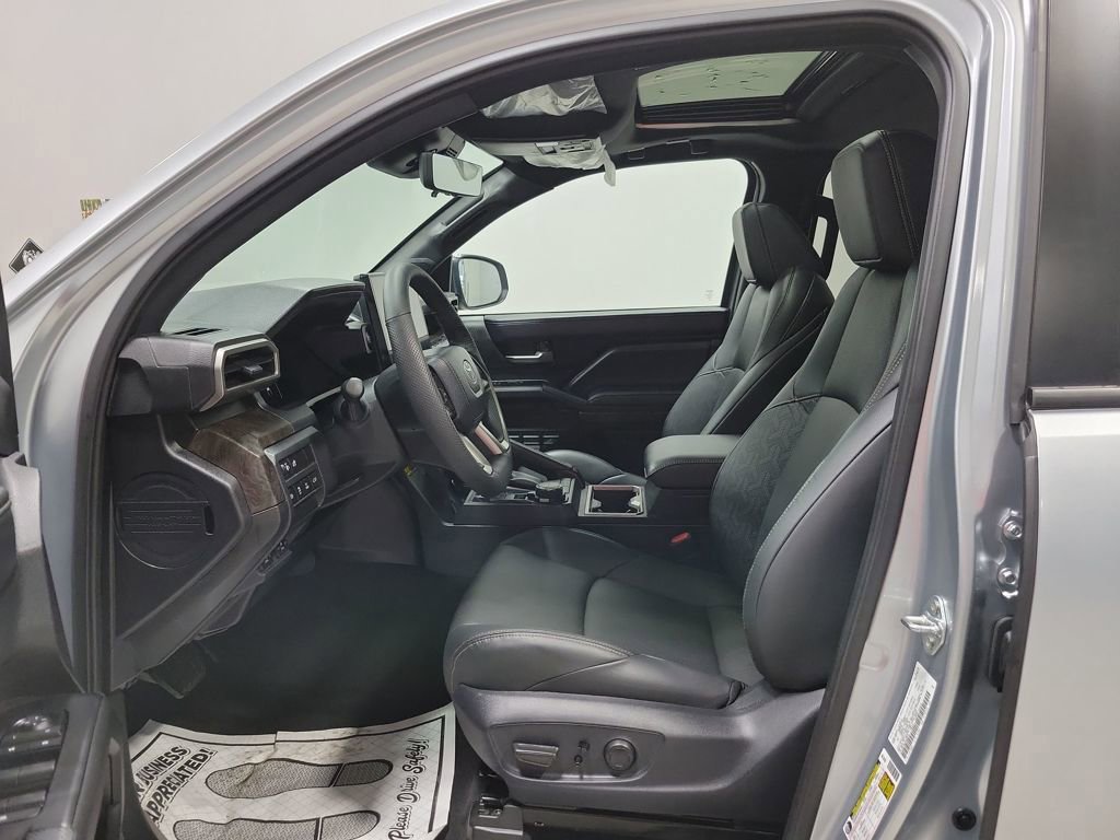 Used 2025 Toyota Tacoma Limited image 2