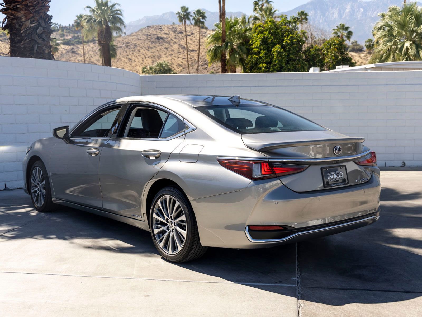 Used 2021 Lexus ES 300h w/ Premium Package image 7