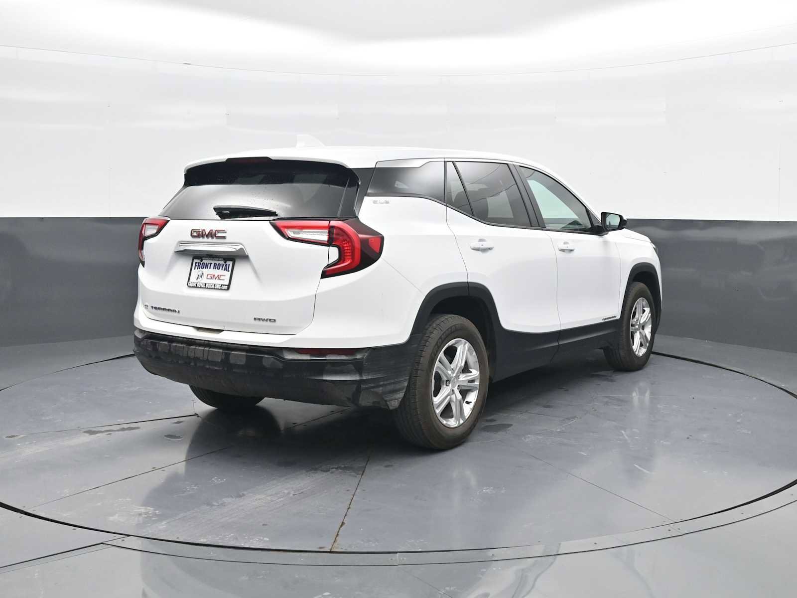 Used 2024 GMC Terrain SLE AWD/4WD image 7
