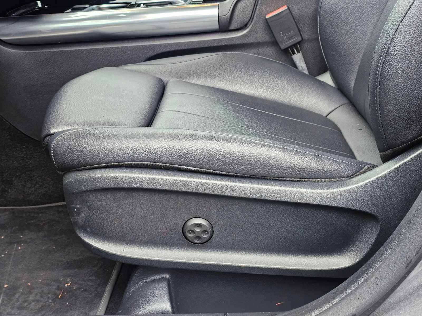 Used 2021 Mercedes-Benz GLA 250 4MATIC image 23