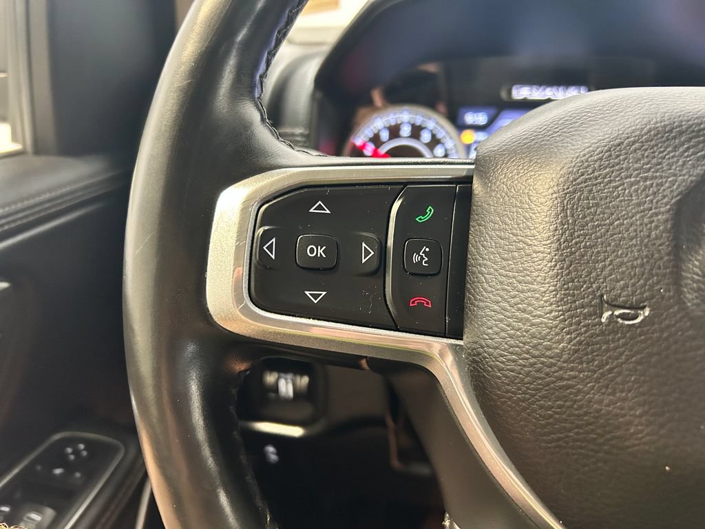 Used 2019 RAM 1500 Laramie AWD/4WD image 10