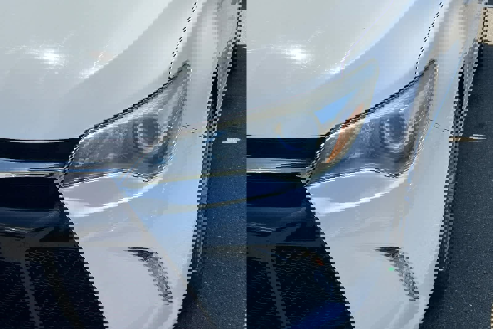 Used 2017 Toyota Camry SE image 11