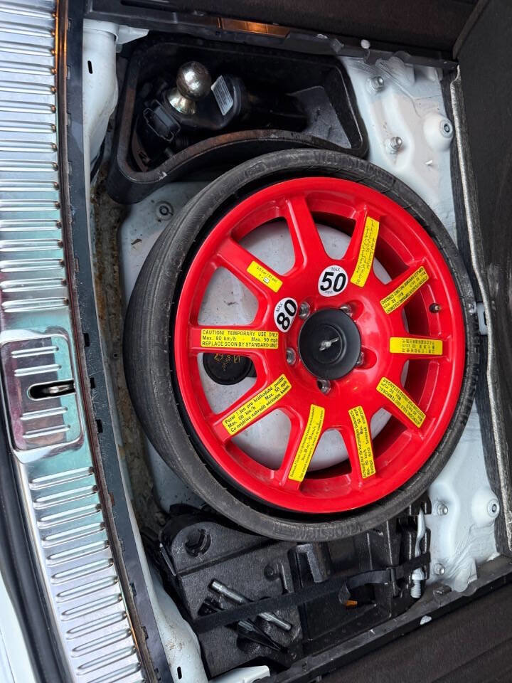 Used 2013 Volkswagen Touareg TDI image 23