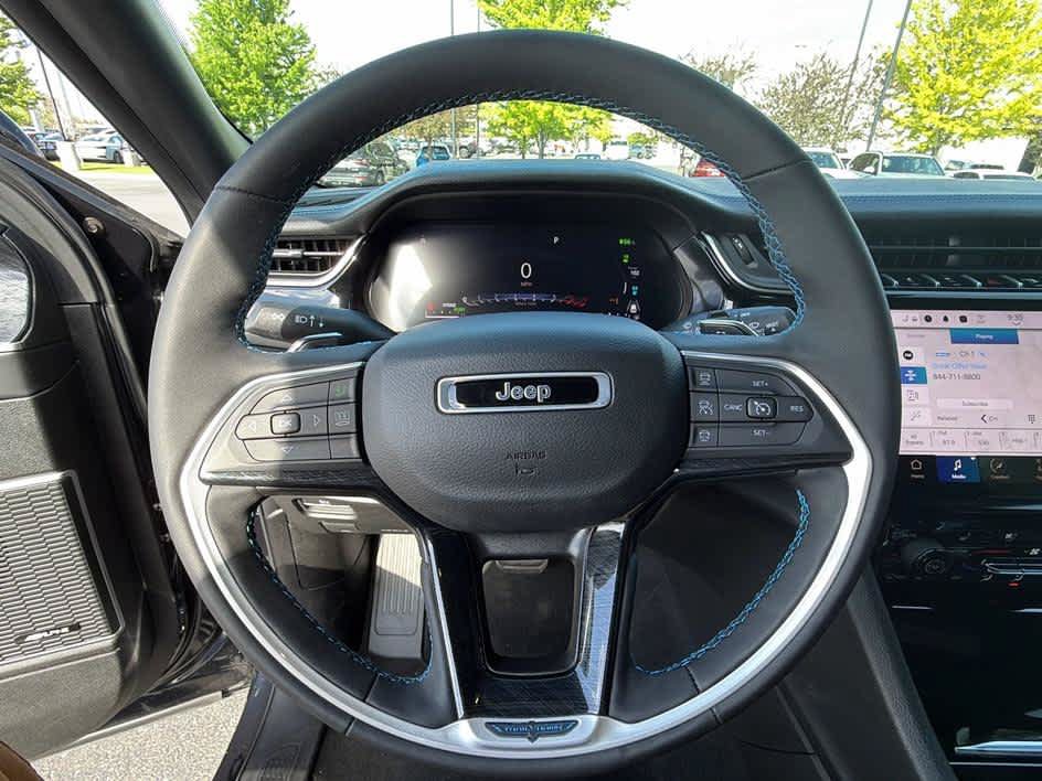 Used 2024 Jeep Grand Cherokee Trailhawk w/ Luxury Tech Group III AWD/4WD image 15